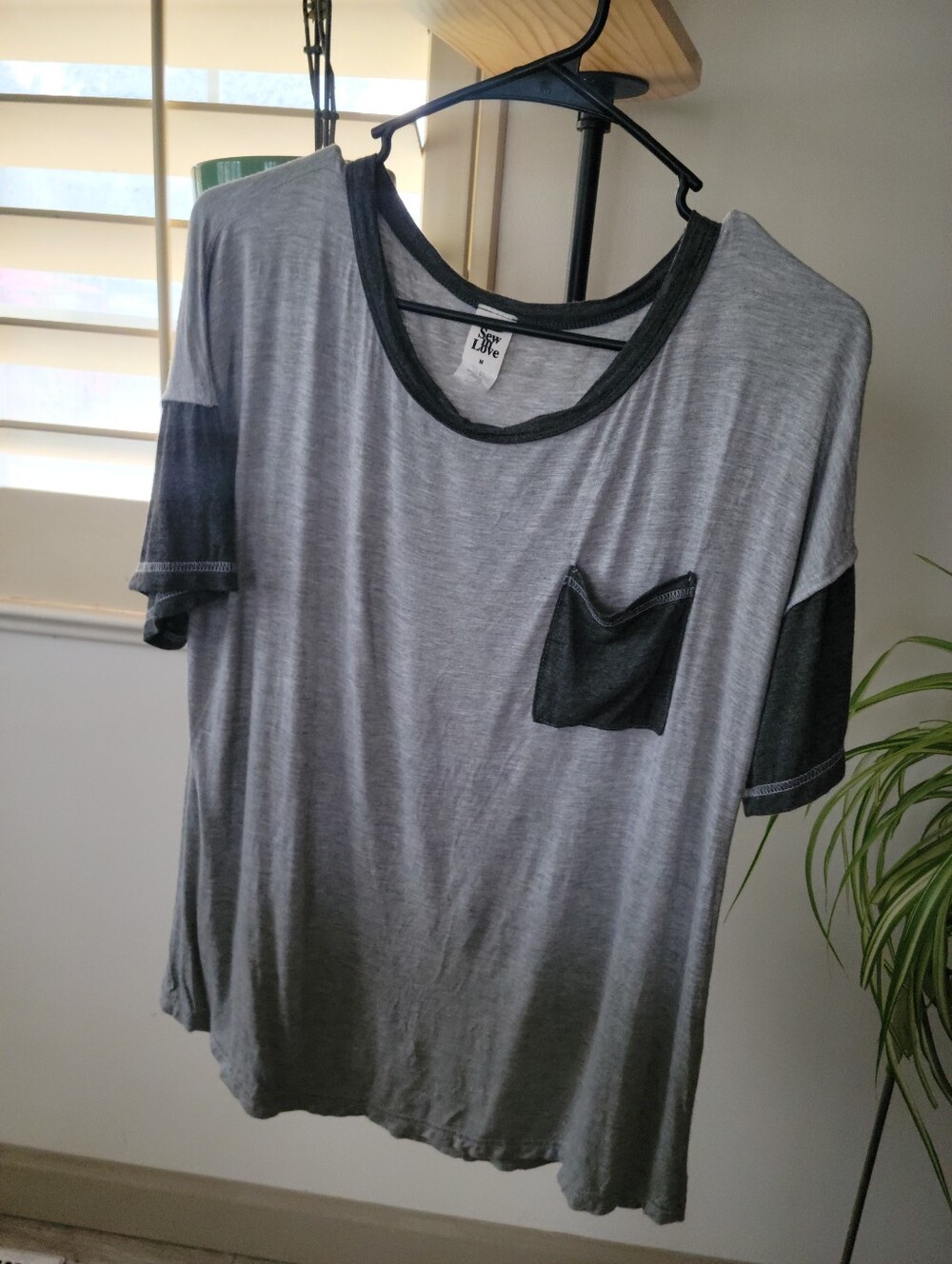Womens Two-Tone Grey Pocket T-Shirt